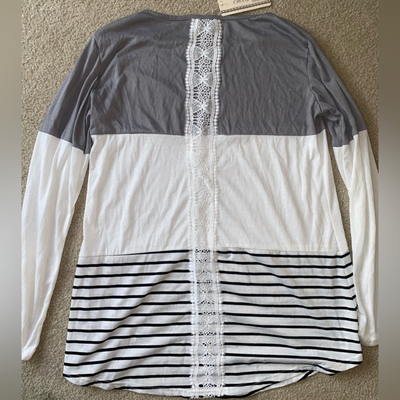 Beautiful woman’s top - Picture 6 of 6